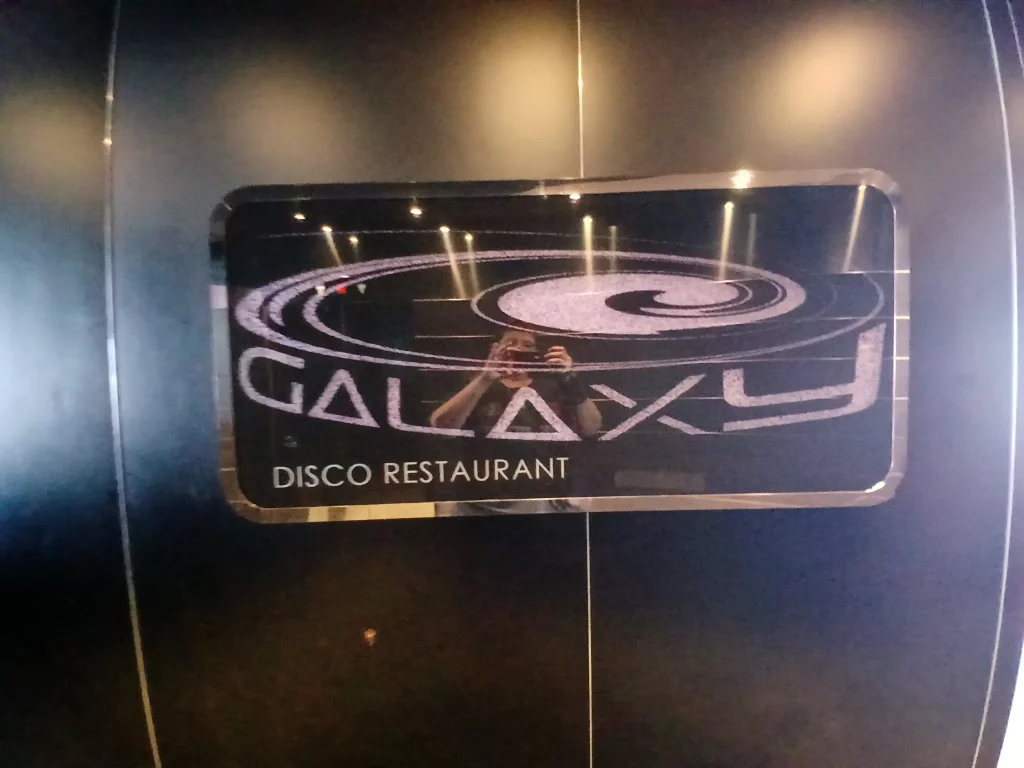 MSC Divina avis - La discothèque Galaxy
