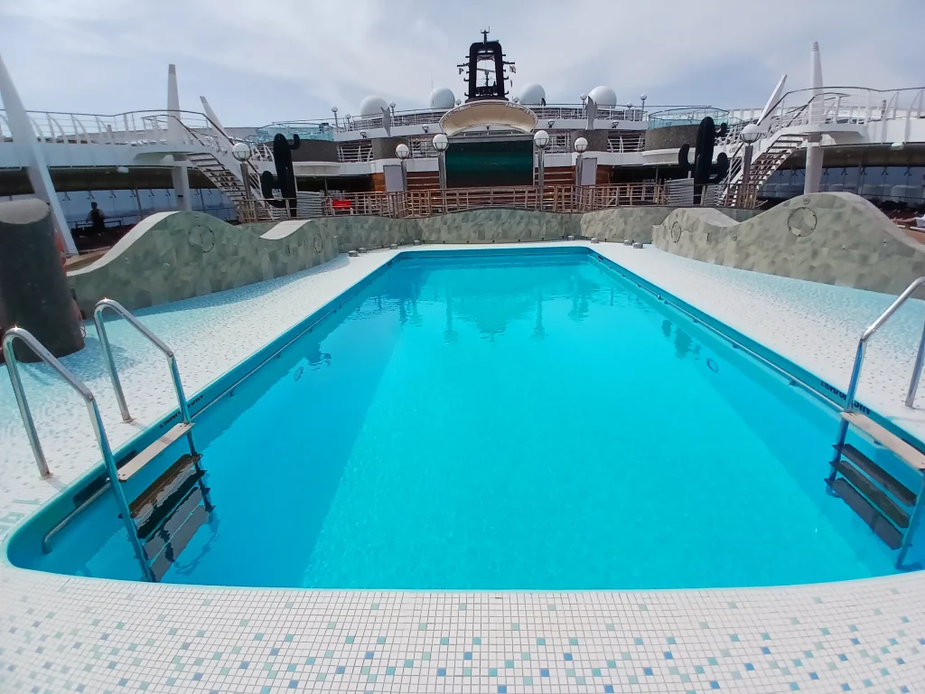 MSC Divina avis - Les piscines et espaces détente