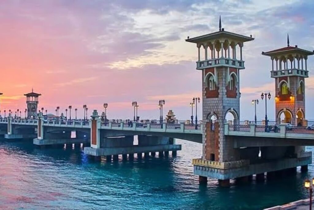 Circuit-Égypte-8-jours-tout-inclus-Pyramides-croisière-et-temples