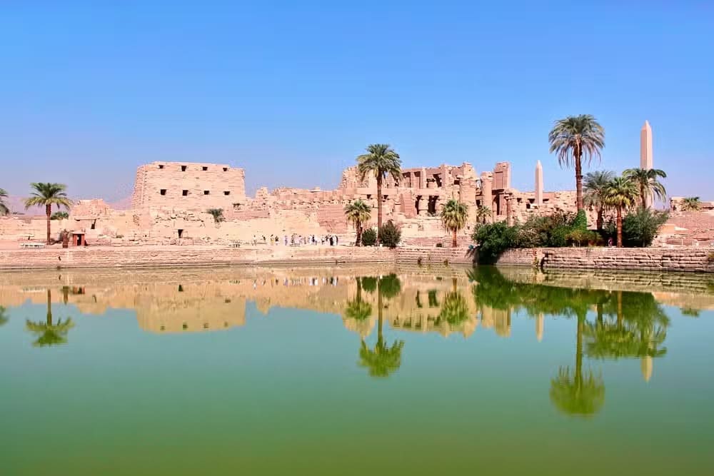 Circuit-Égypte-8-jours-tout-inclus-Pyramides-croisière-et-temples