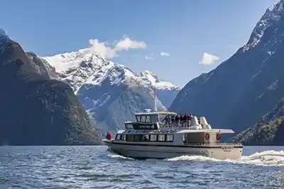 Croisière touristique de 2 h en petit bateau mtt 1