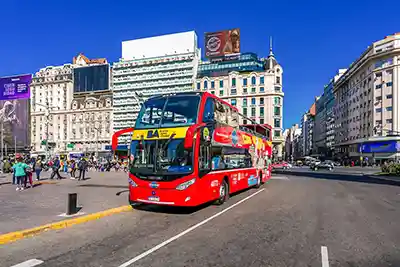 Escala de crucero Barcelona autobus turistico
