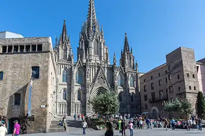 Barcelona travel guide Holy cross of 