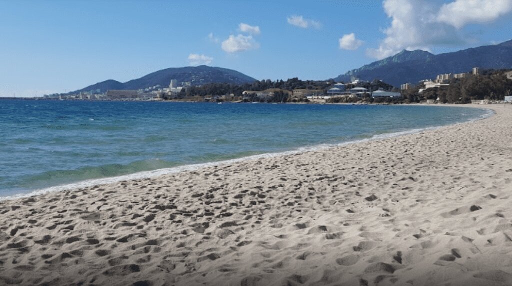 ajaccio La plage du ricanto