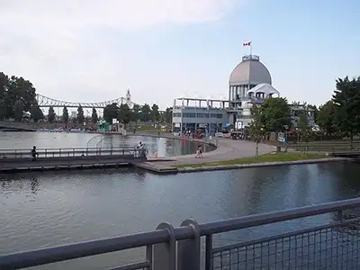 Le vieux port de Montréal MTT 1