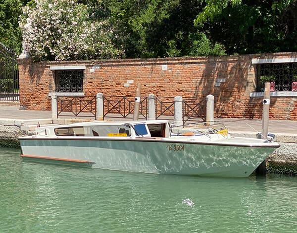 Comment s'appellent les bateaux à Venise Les motorscafi à Venise