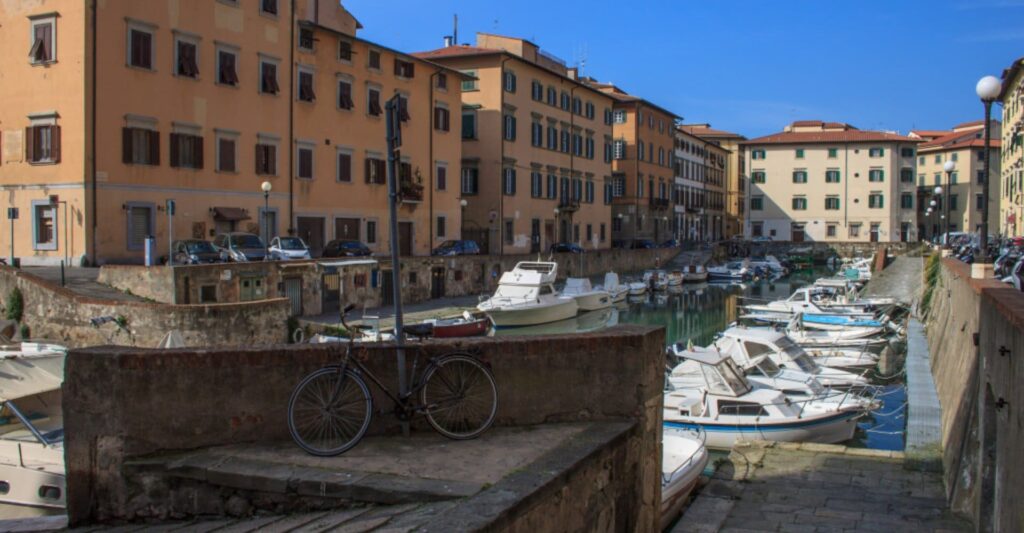 Scalo di crociera a Livorno quartiere Venezia Nuova - piccola Venezia MTT