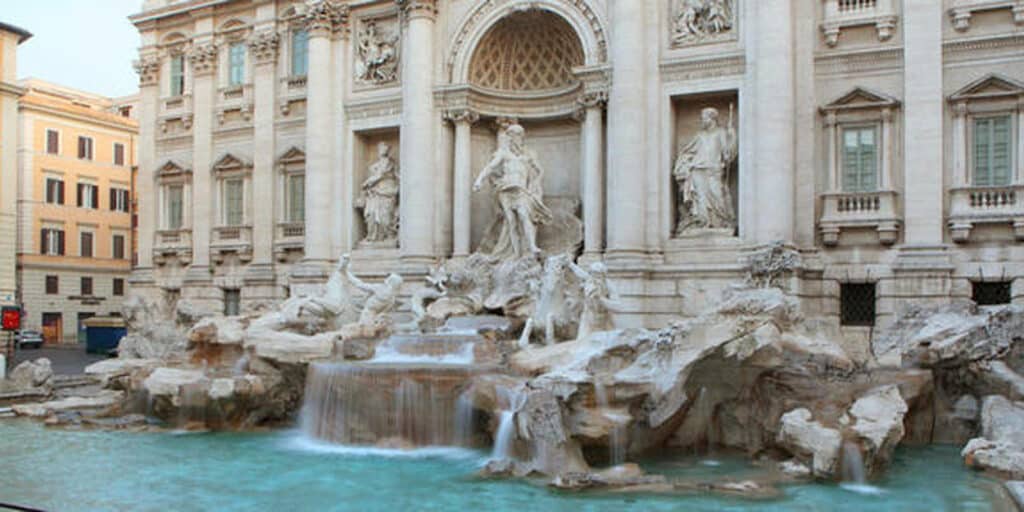 Scalo di crociera a Roma fontana di trevi