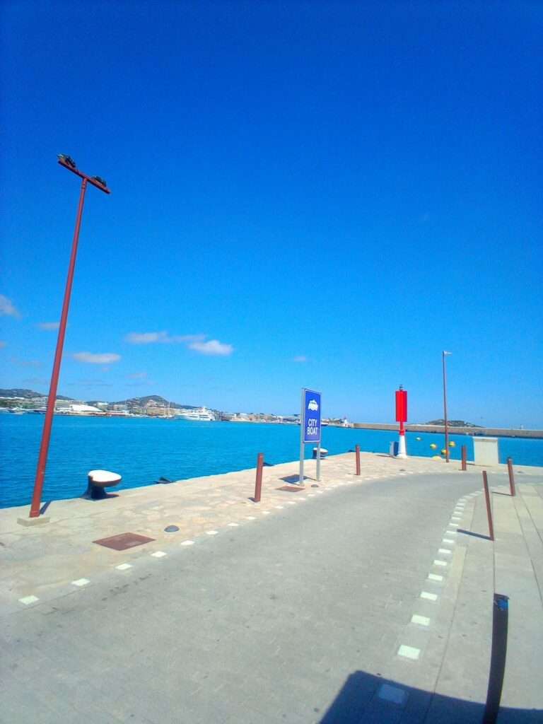 Taxis bateaux au port Ibiza 2