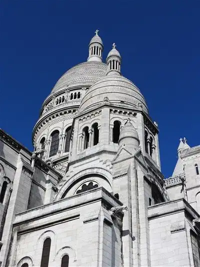 Paris travel guide The Basilica of the Sacred Heart Paris MTT