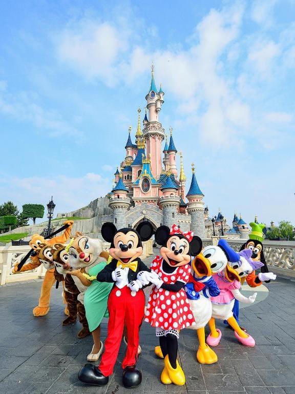 The best amusement parks -Disneyland Paris