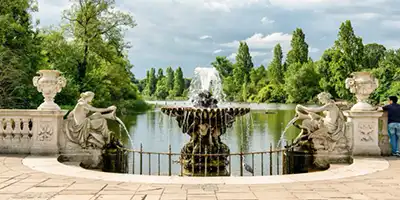 Visit Hyde Park of londonwebp