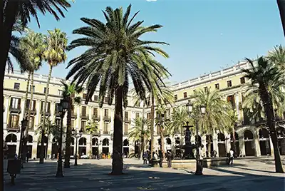 Visiter Barcelone place reial