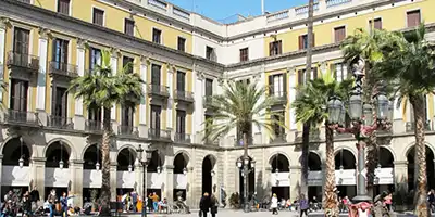 Visiter Barcelone place reial