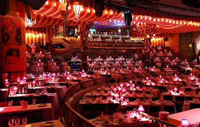 Visit Paris the Moulin Rouge MTT
