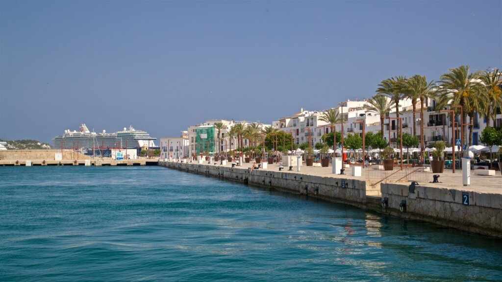 le port d'Ibiza mtt