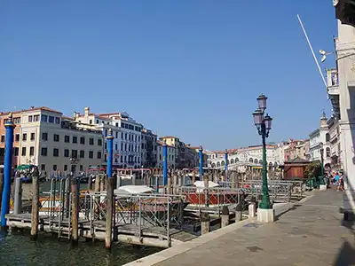 The Rialto bridge Venise